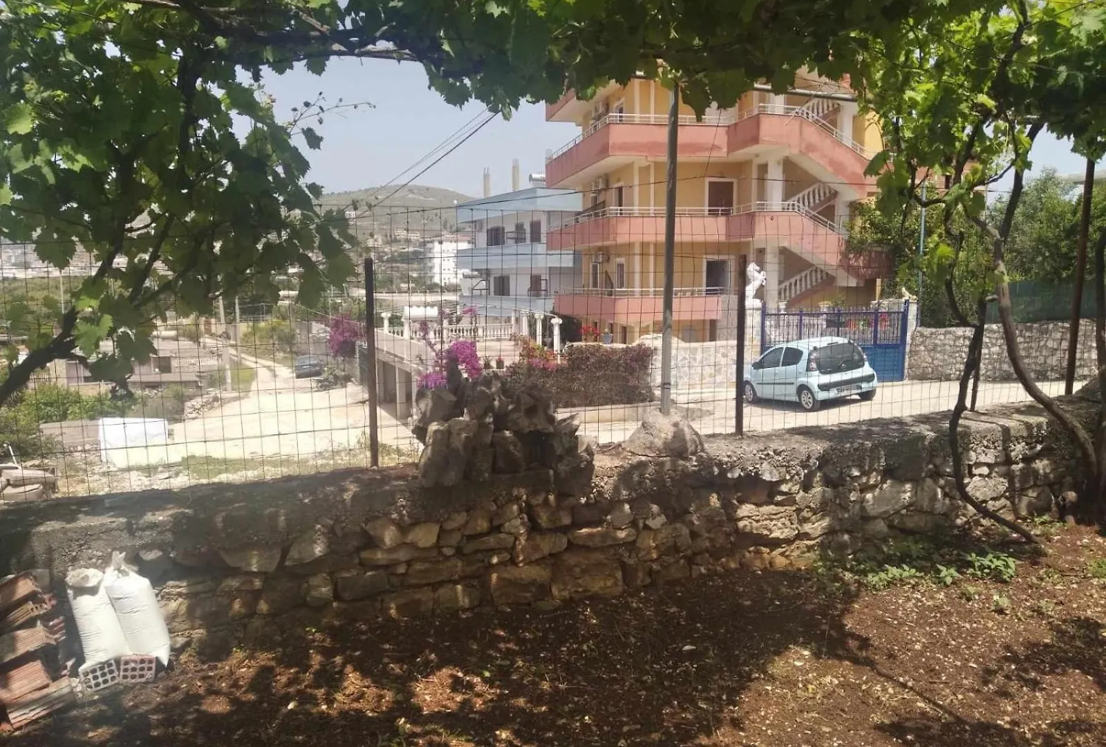 Marmel Apartments 0*, Sarande