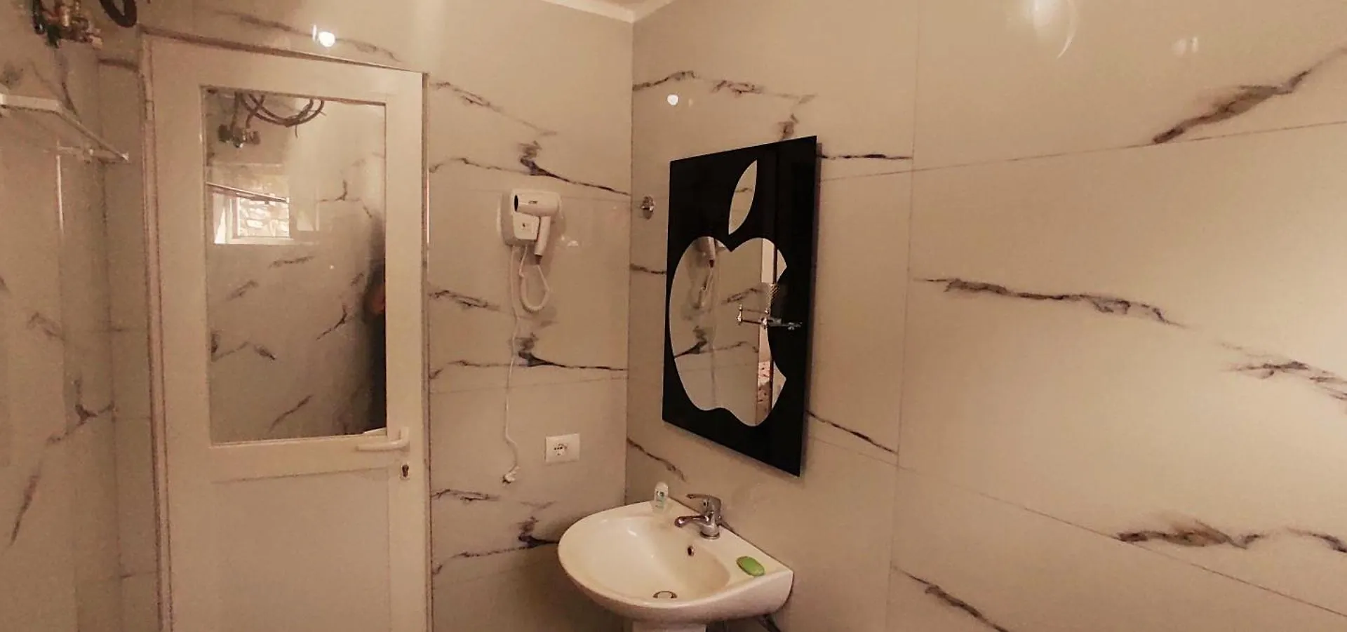 Marmel Apartments Sarandë 0*,  알바니아